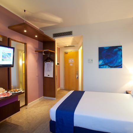 Holiday Inn Express Reggio Emilia By Ihg Eksteriør bilde
