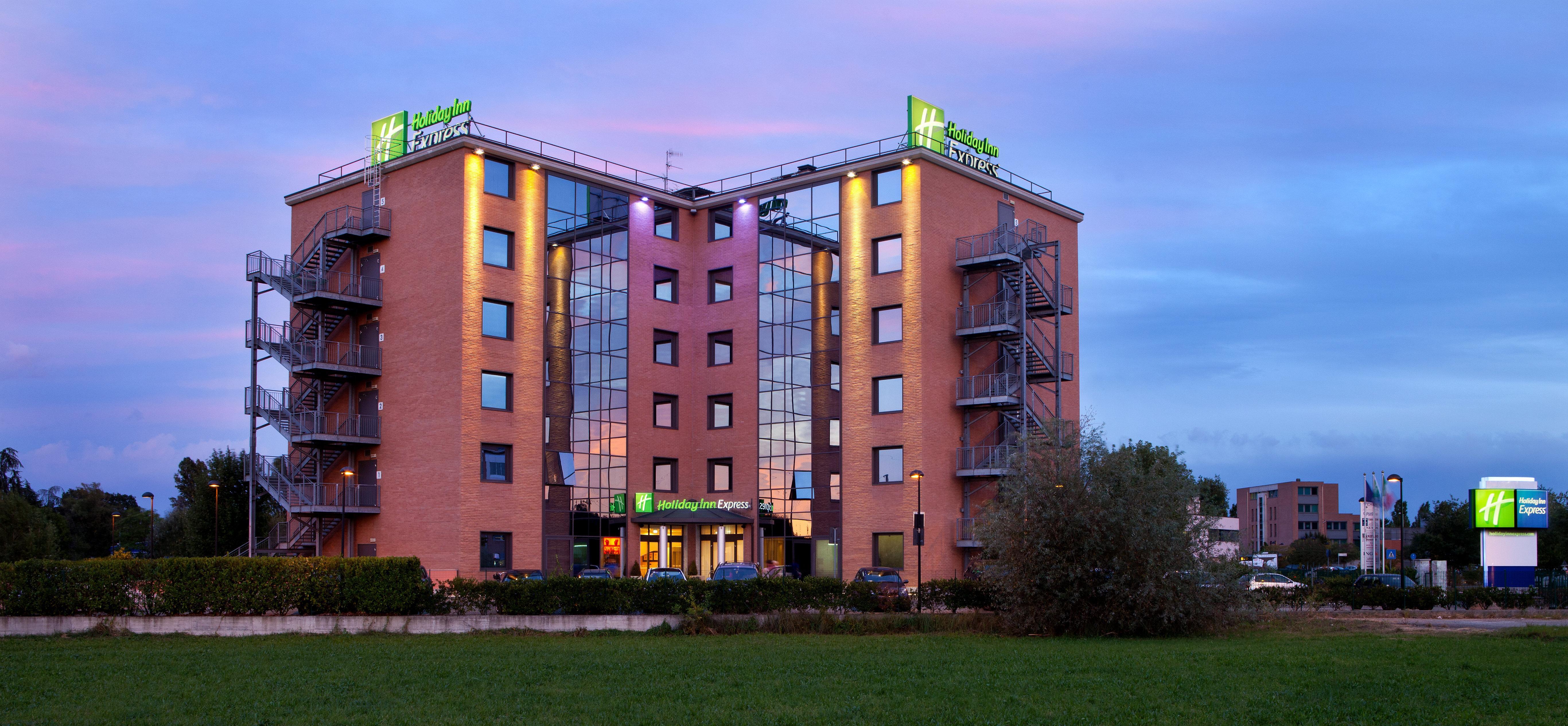 Holiday Inn Express Reggio Emilia By Ihg Eksteriør bilde