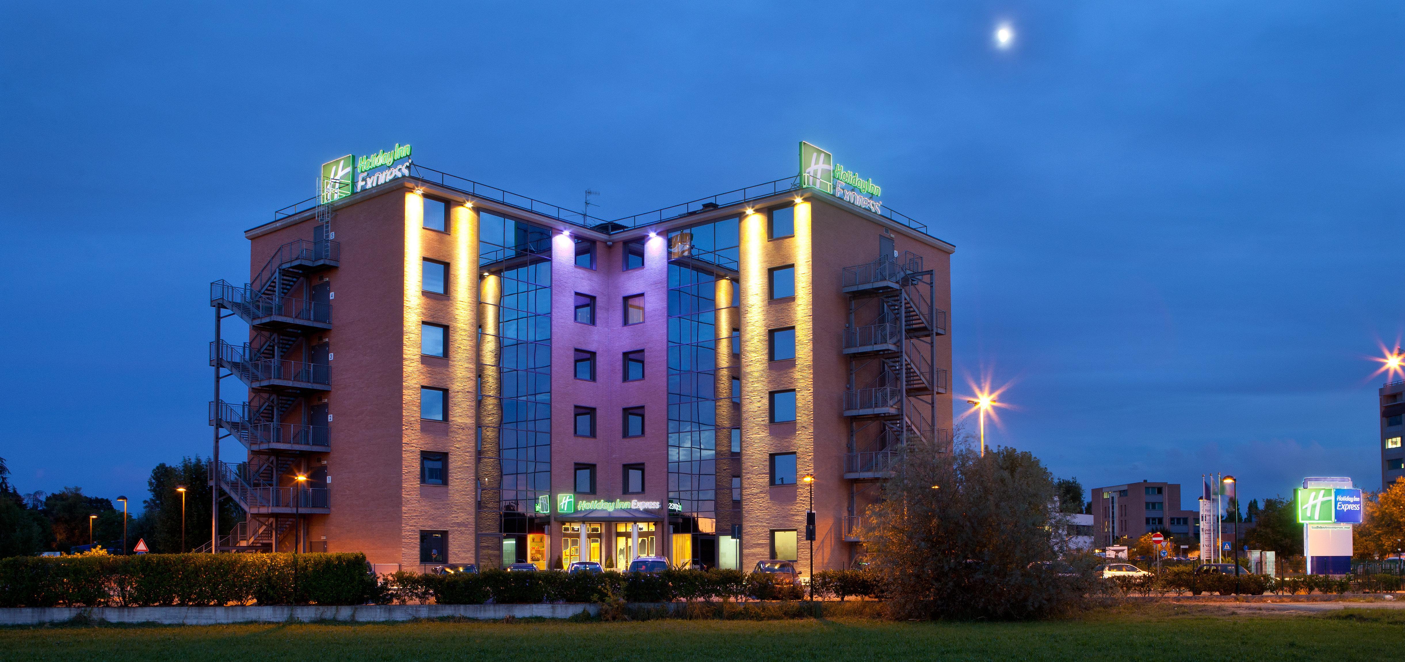 Holiday Inn Express Reggio Emilia By Ihg Eksteriør bilde