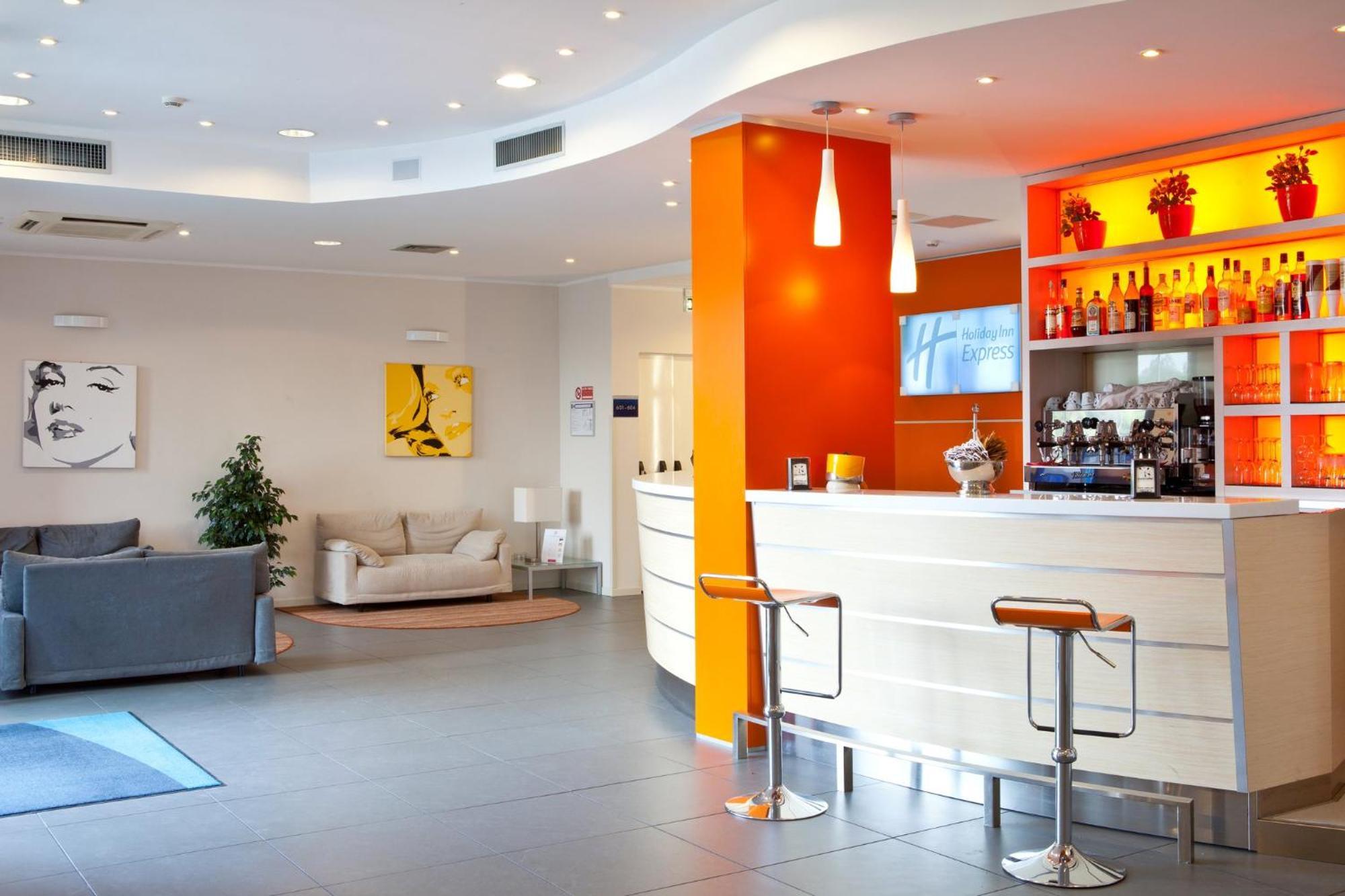 Holiday Inn Express Reggio Emilia By Ihg Eksteriør bilde